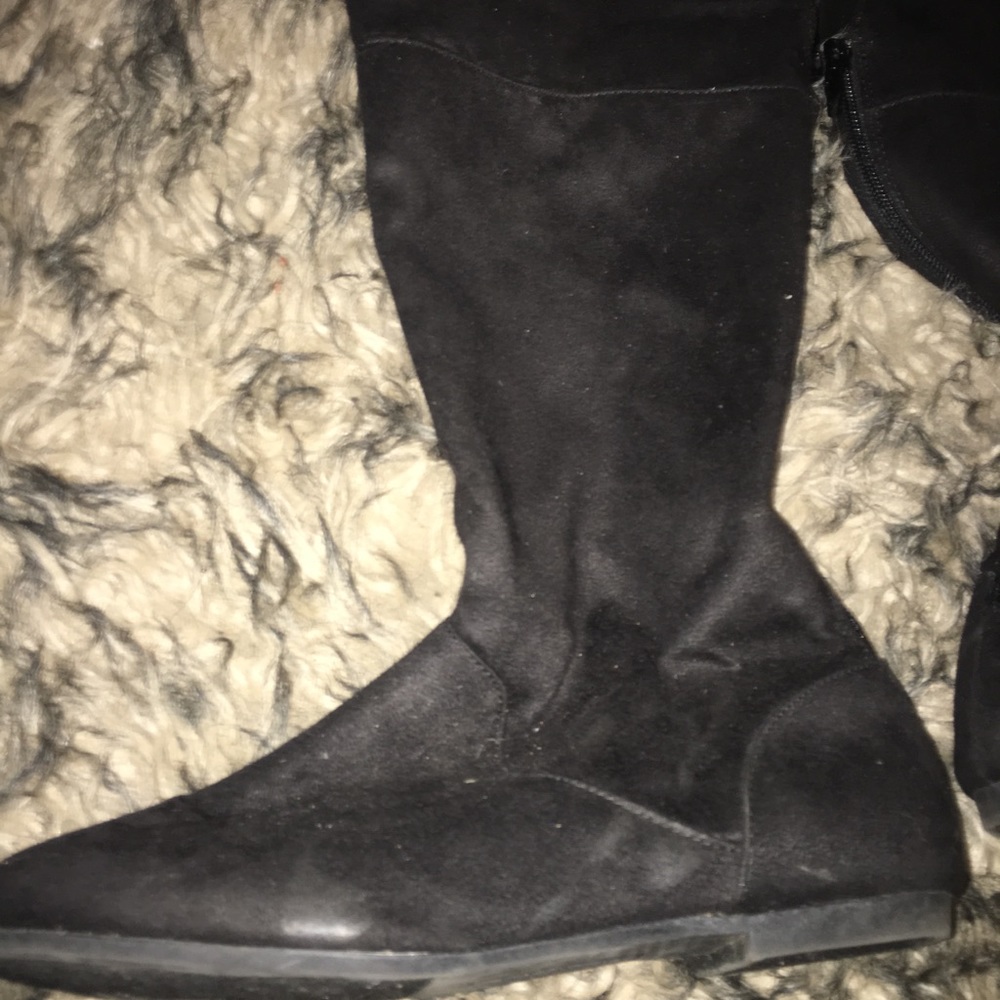 Boots - Picture 3 of 3